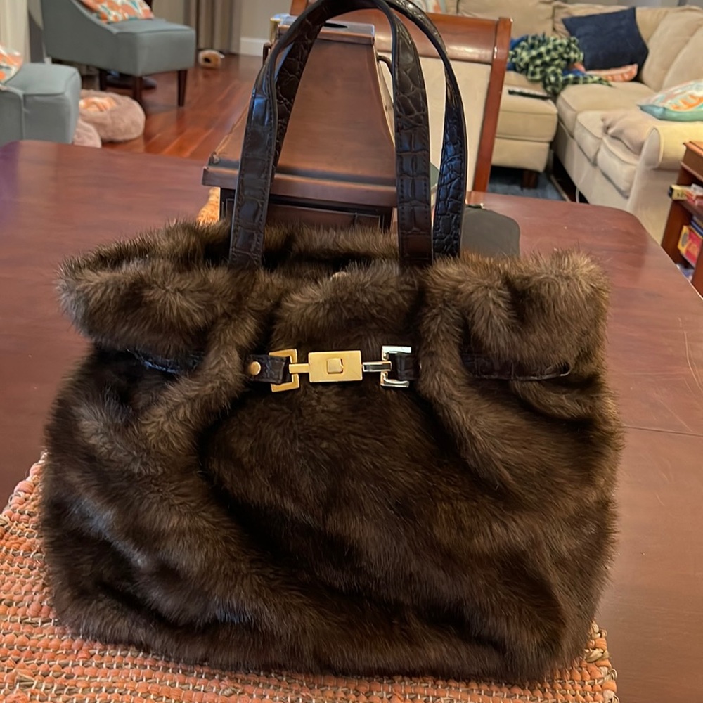 Pritzi faux leather and fur handbag.